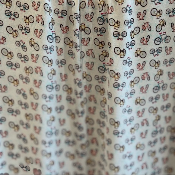 Van Heusen White Sleeveless Relaxed Tank Top Bicycles Medium - Picture 3 of 6